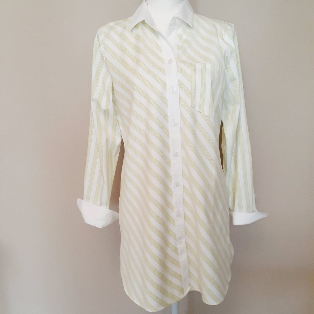 Chico's "No-Iron" Button Down Tunic NWT